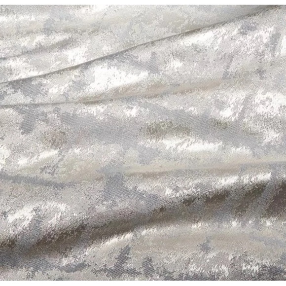 Hudson Park Collection  Comforter Luxurious Bedding Set - Picture 5 of 8